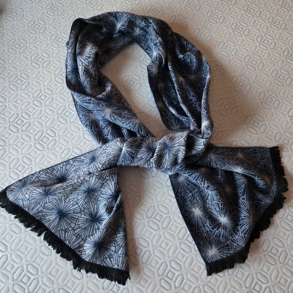 Winter Scarf - Abstract Pattern With Fringe - Picture 2 of 5